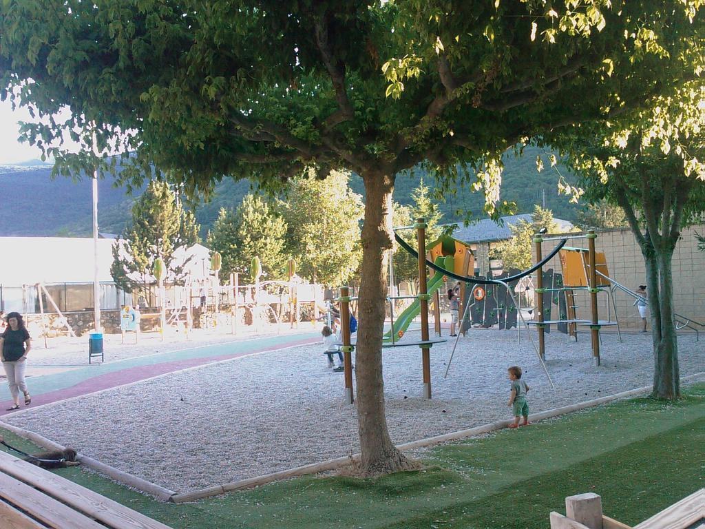 Apartmentsuitespain Baqueira Jardin Эстерри-д'Анеу Экстерьер фото