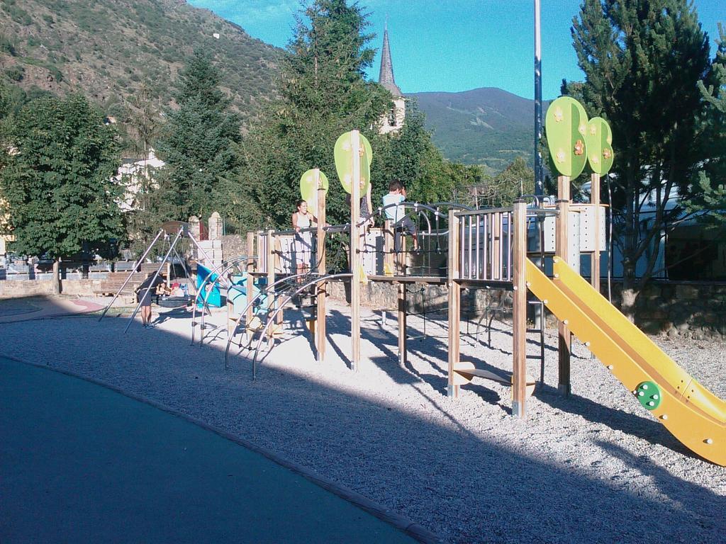 Apartmentsuitespain Baqueira Jardin Эстерри-д'Анеу Экстерьер фото